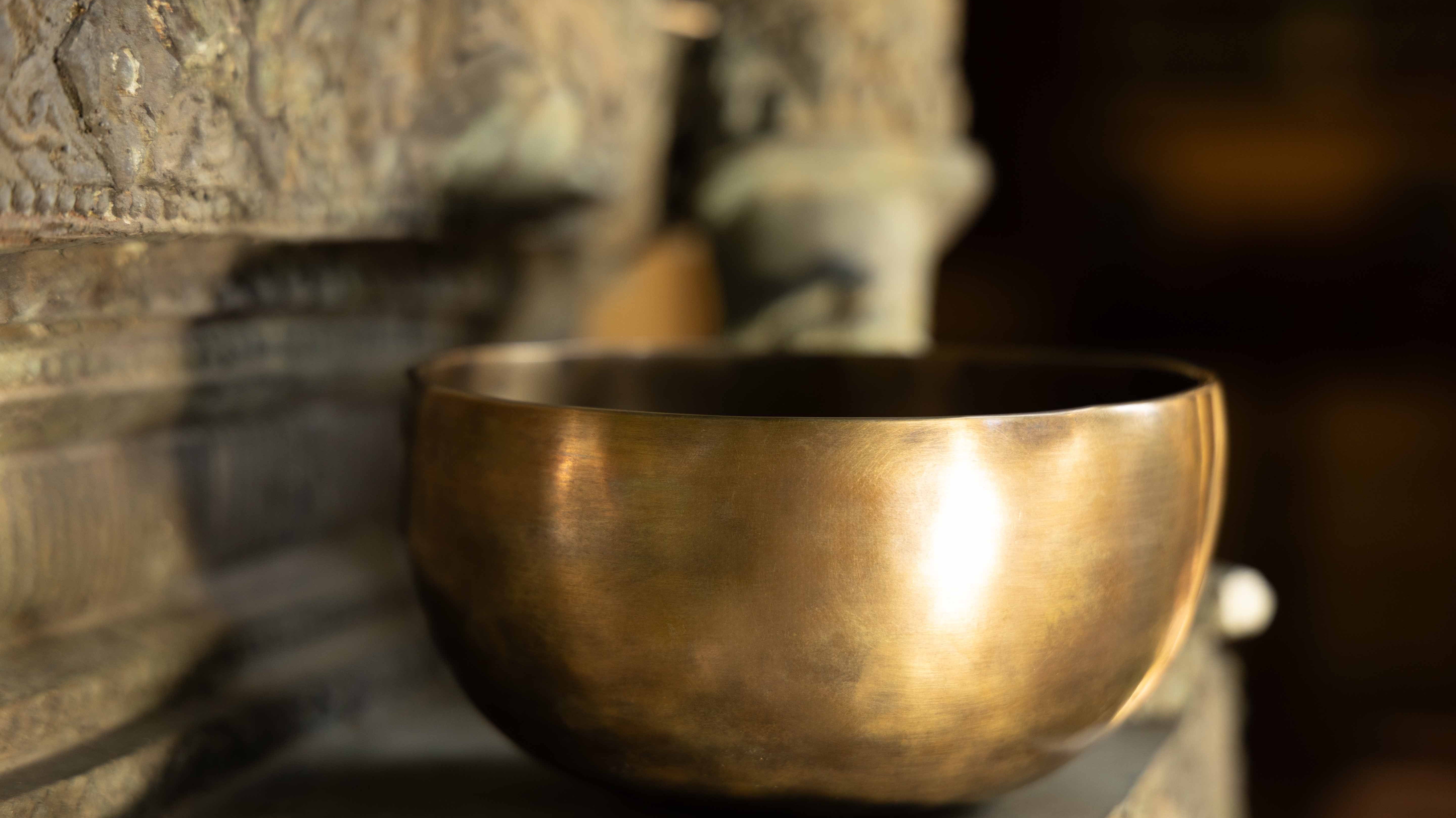 Handcrafted bronze Tibetan singing bowl by Himalaya Soul