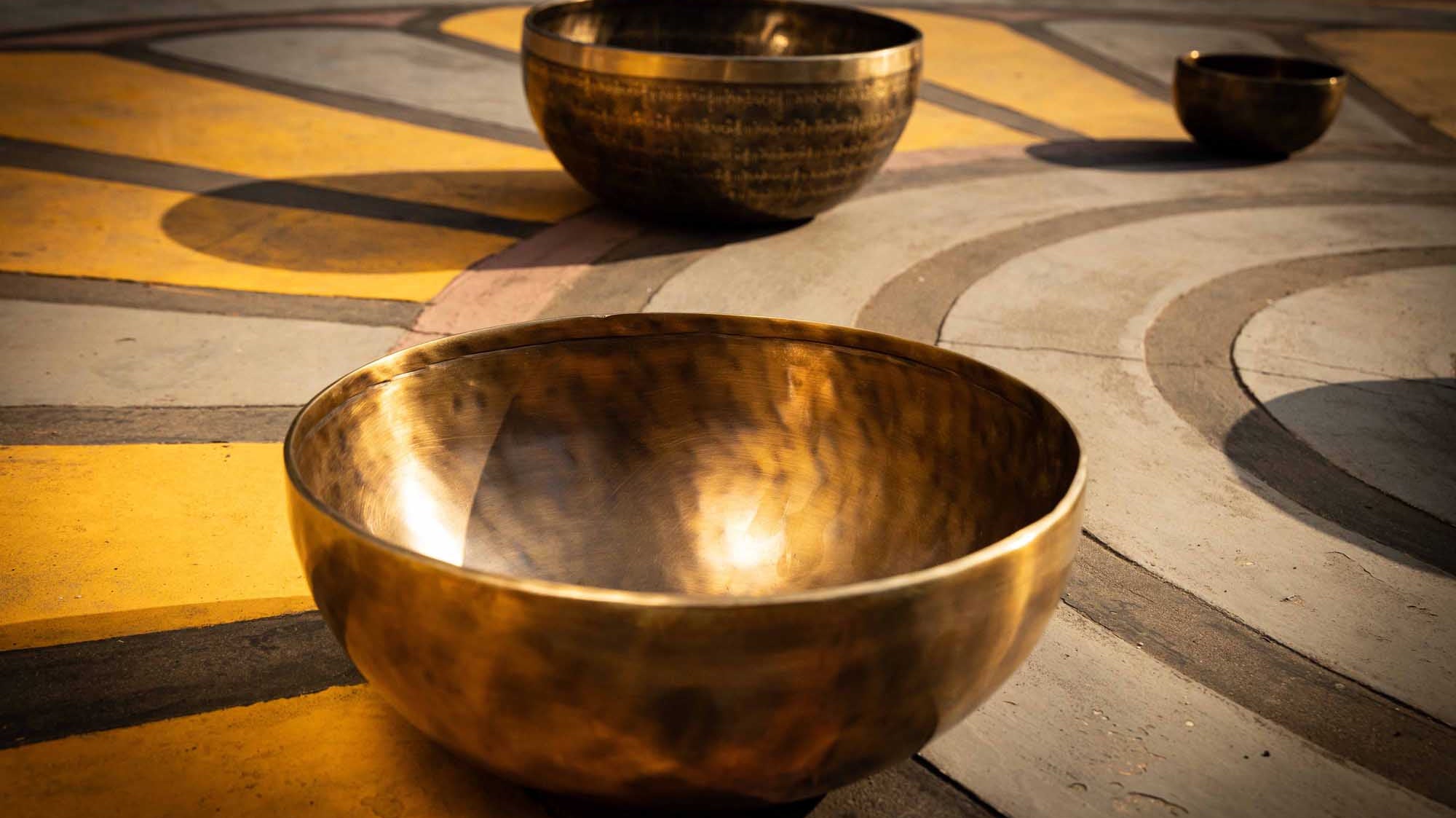 Which Tibetan Singing Bowl Should You Choose? A Guide by Size, Use, Notes, Chakras and Resonance - Himalaya Soul