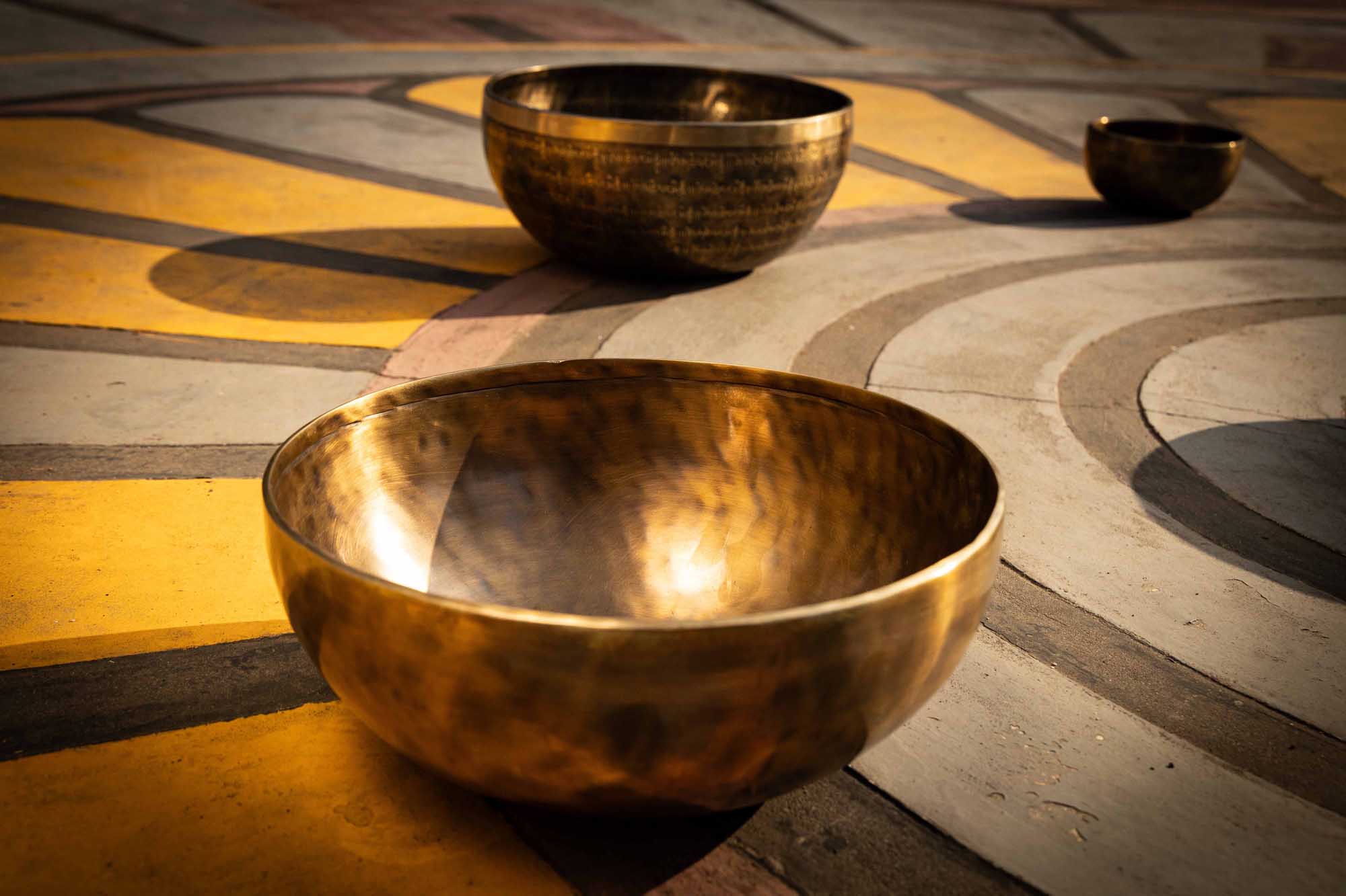 Which Tibetan Singing Bowl Should You Choose? A Guide by Size, Use, Notes, Chakras and Resonance - Himalaya Soul